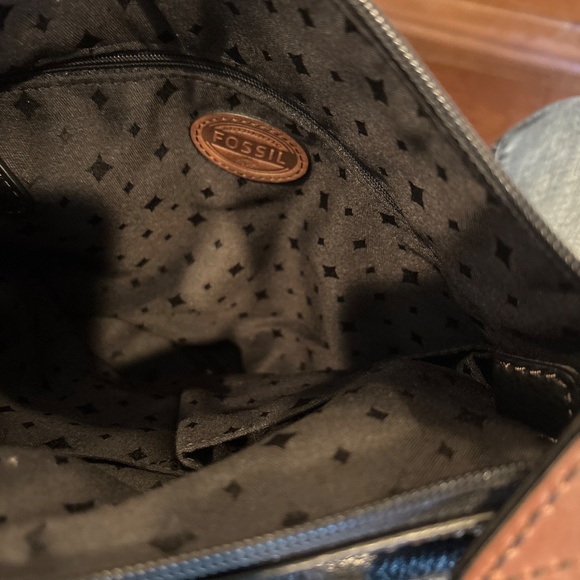 Fossil Morgan Traveler Black Pebbled Leather Crossbody Handbag - Picture 6 of 6